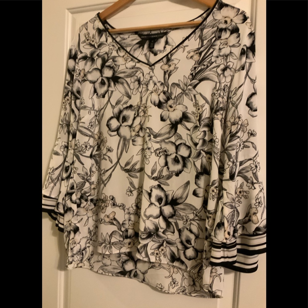 Beautiful White House Black Market 12 top